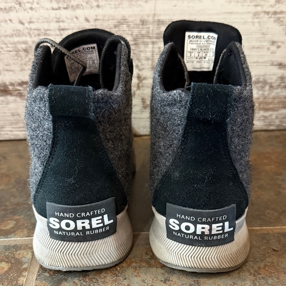 Sorel Gray and Black Winter Boots - Picture 5 of 6